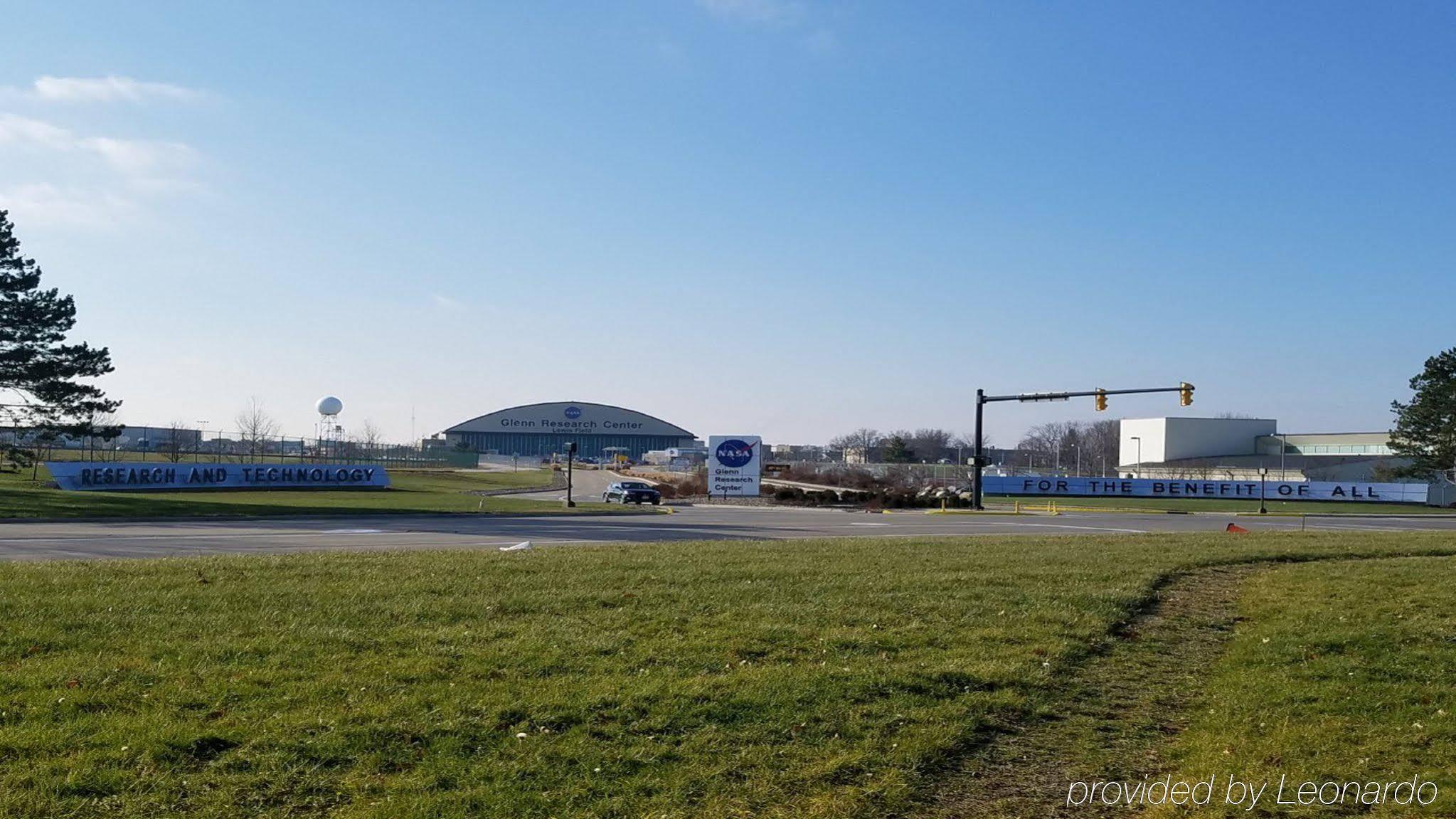Sonesta Simply Suites Cleveland North Olmsted Airport Exteriör bild
