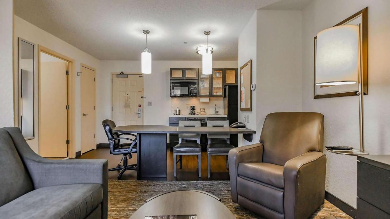 Sonesta Simply Suites Cleveland North Olmsted Airport Exteriör bild
