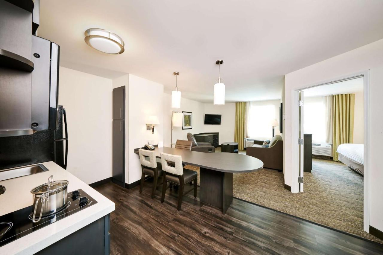 Sonesta Simply Suites Cleveland North Olmsted Airport Exteriör bild