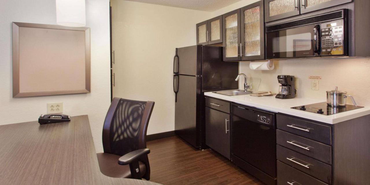 Sonesta Simply Suites Cleveland North Olmsted Airport Exteriör bild