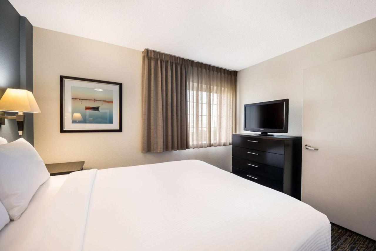 Sonesta Simply Suites Cleveland North Olmsted Airport Exteriör bild