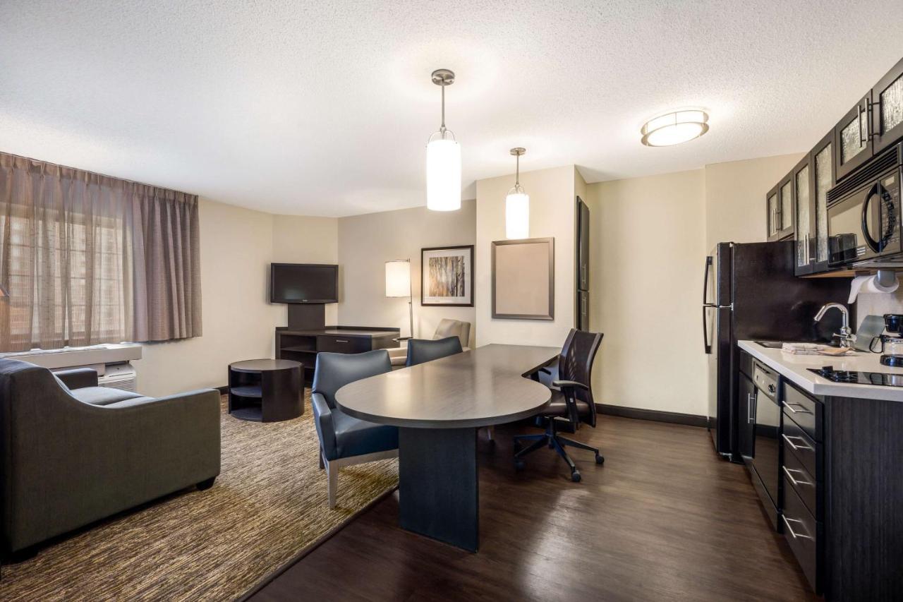 Sonesta Simply Suites Cleveland North Olmsted Airport Exteriör bild