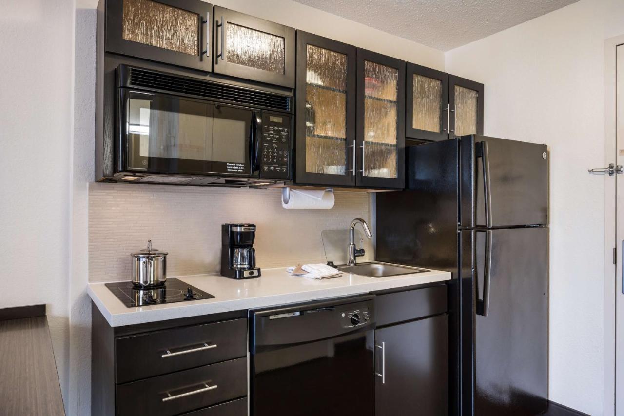 Sonesta Simply Suites Cleveland North Olmsted Airport Exteriör bild